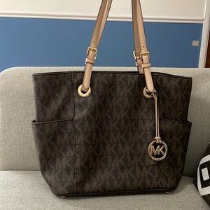 Michael Kors Medium Jet Set Tote